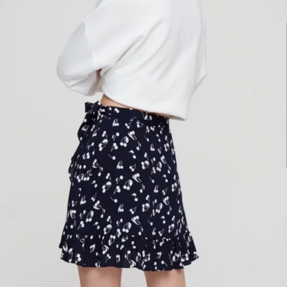 Aritzia Sunday Best Annely Wrap Skirt Floral Cherry Mini Navy XXS